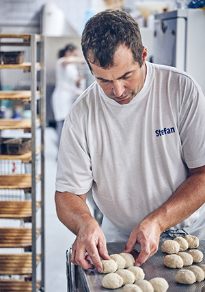 Brötchen backen Bäckerei Luidl | Foto: Marc Gilsdorf